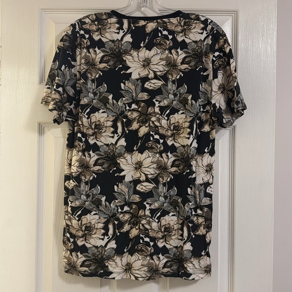 Men’s Floral Abercrombie & Fitch Short Sleeve T-Shirt - Picture 3 of 3